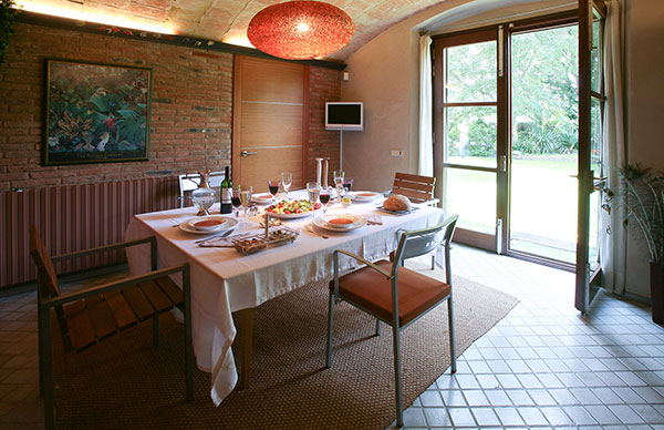 balcony dining