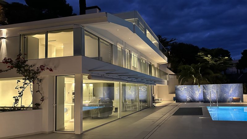 tamariu-house-night-1600x900