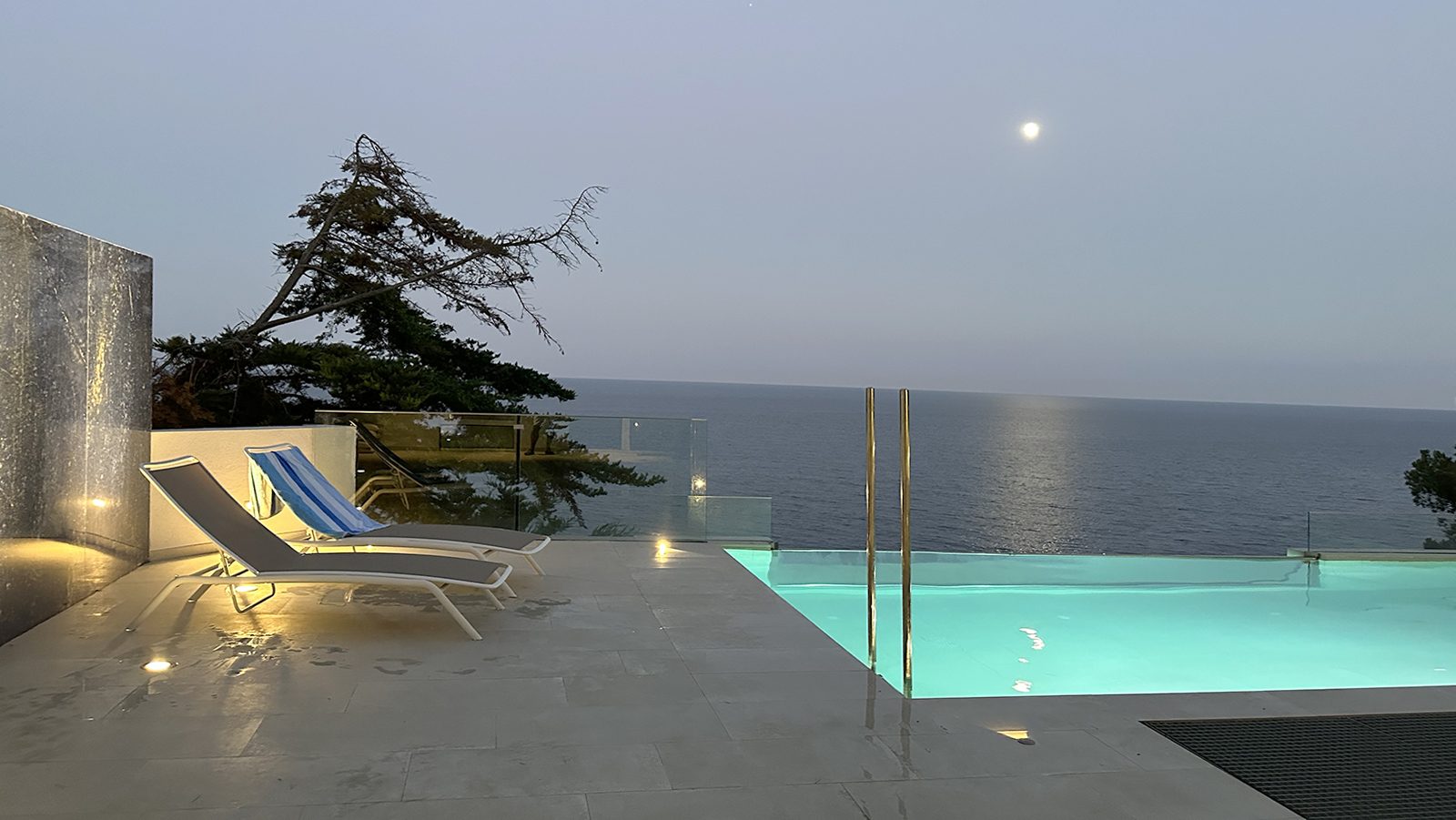 tamariu-pool-night-1600x900
