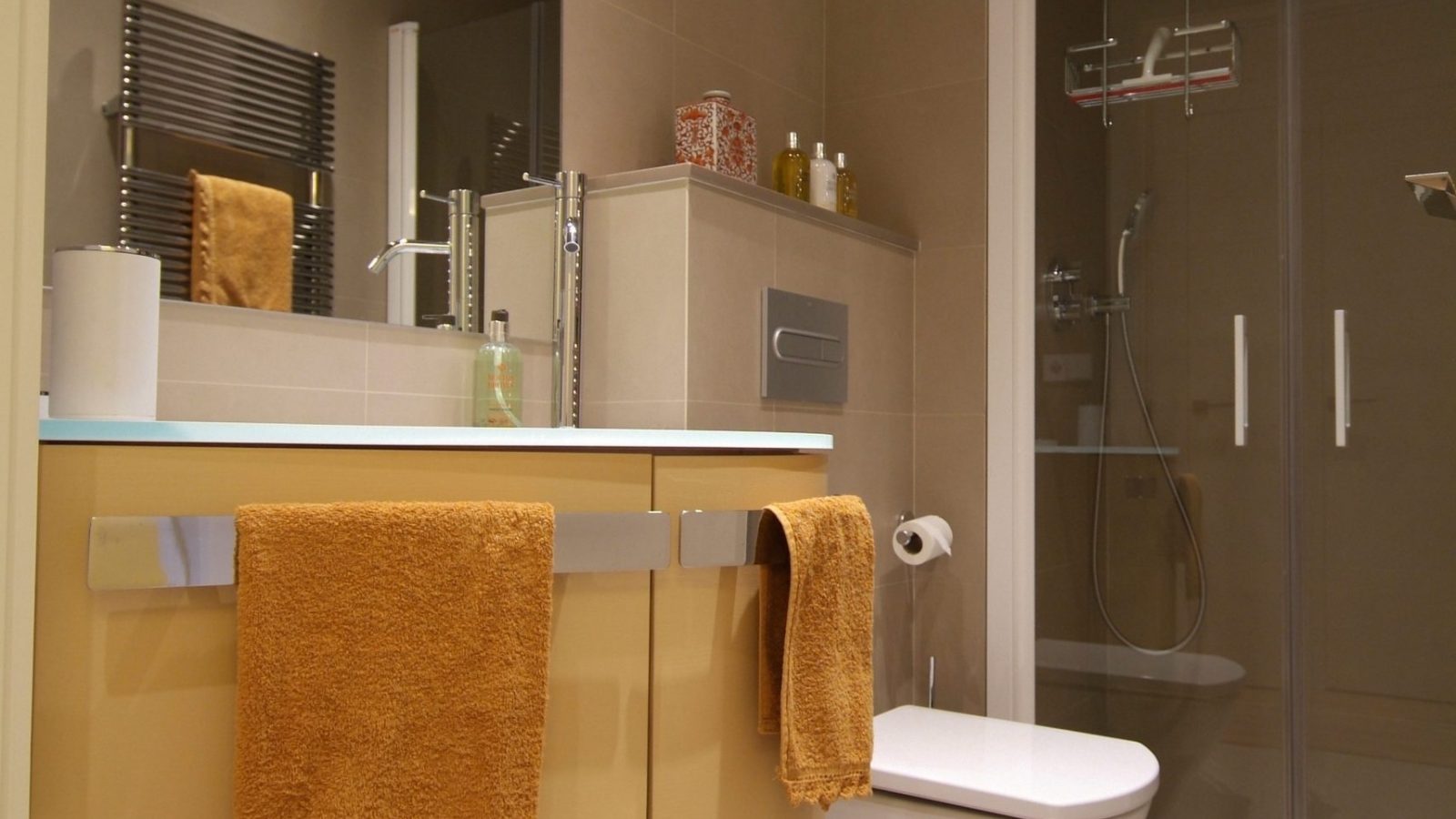 Bathroom at the Girona old town apartment